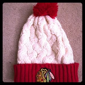 Women’s Blackhawks winter hat